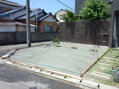 新築の庭 玄関に土間コンクリートを打設することの魅力 東京都の注文住宅ならリガードへ