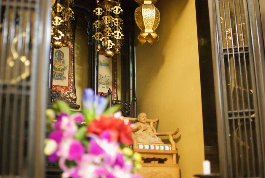 神 と離れた今だから仏壇と神棚を飾る 東京都の注文住宅ならリガードへ